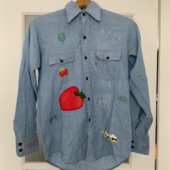 Levi's Tops - Vintage Embroidered Levis top